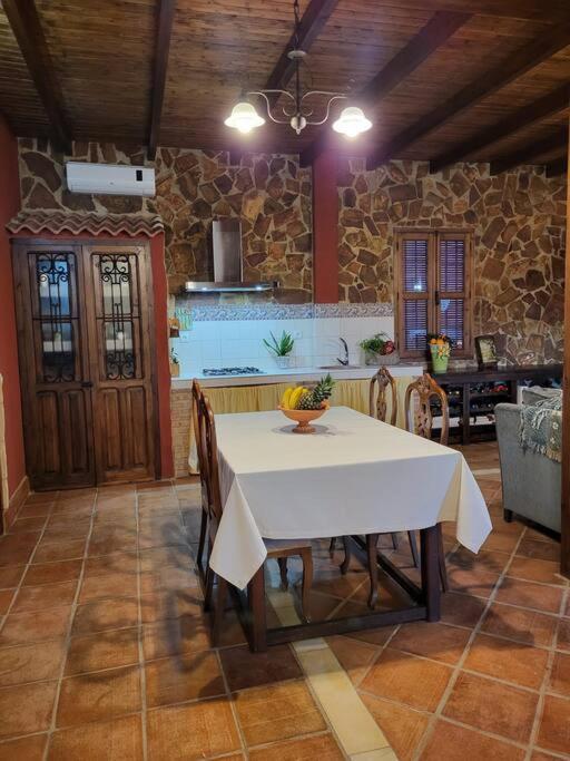 La Buganvilla, Descanso Entre Olivares オルナチュエロス エクステリア 写真